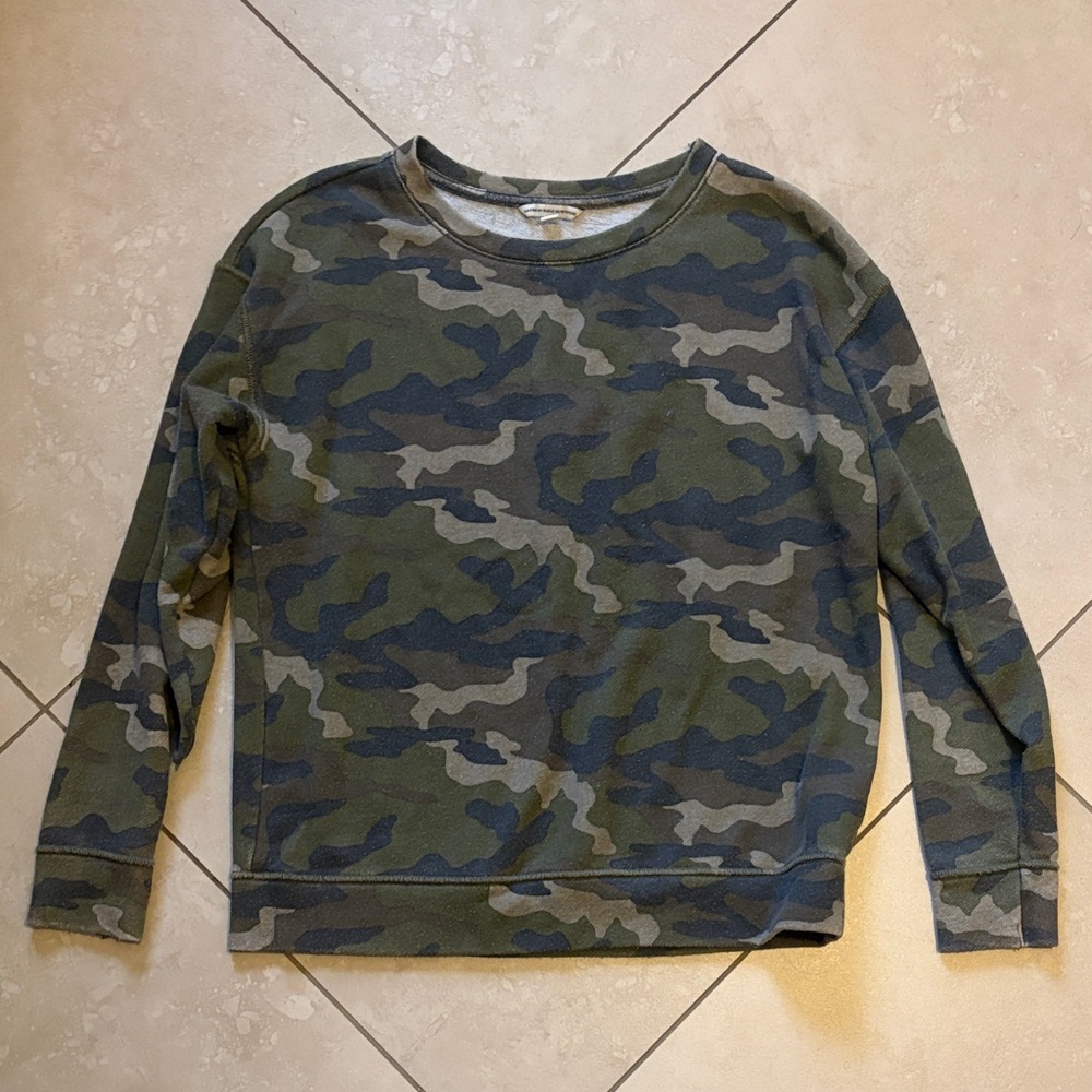 American Eagle Outfitters Camo Sweatshirt - Green and Gray